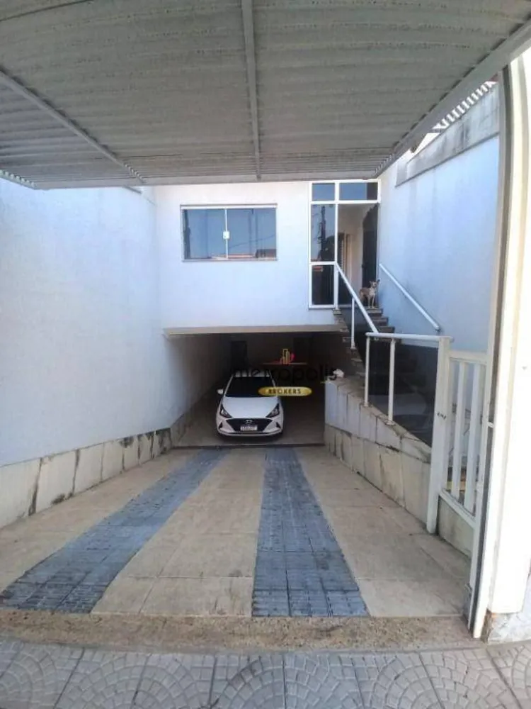 Sobrado, 3 quartos, 242 m² - Foto 1