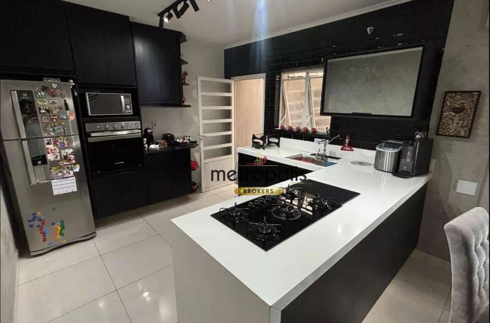 Sobrado, 3 quartos, 208 m² - Foto 1