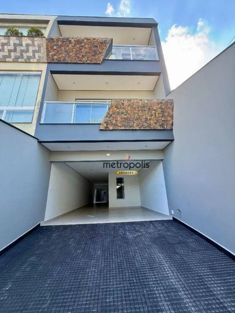 Sobrado, 3 quartos, 263 m² - Foto 1