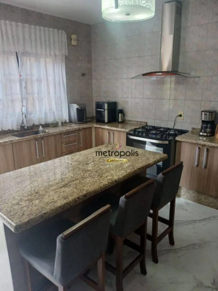 Casa, 3 quartos, 240 m² - Foto 2