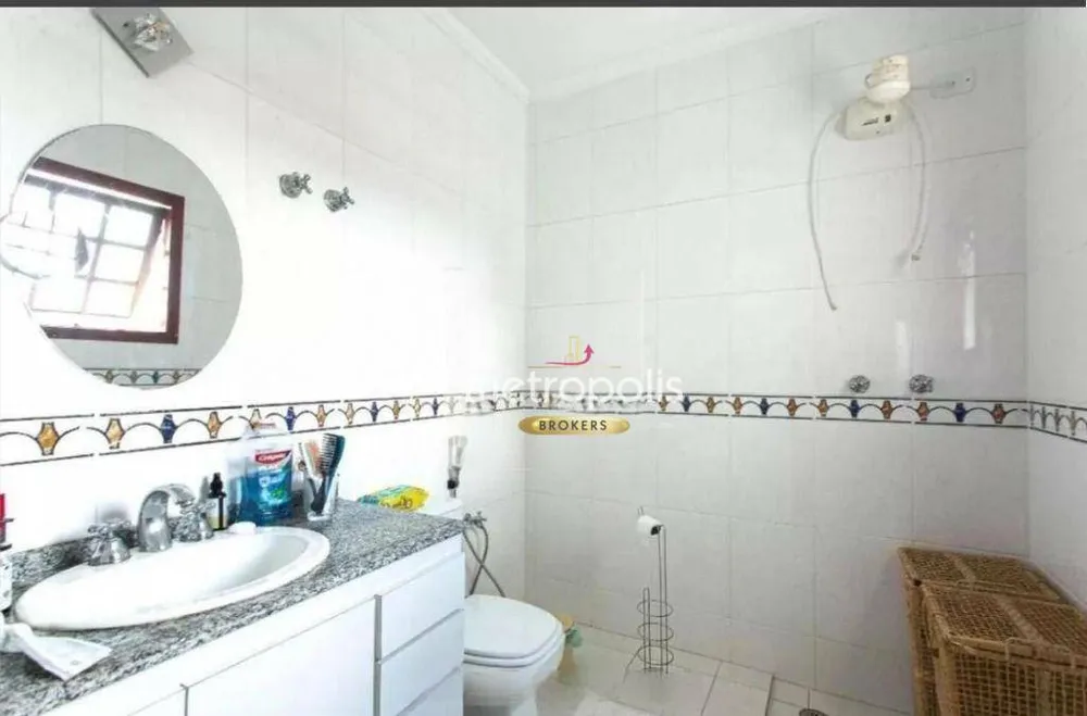 Sobrado, 3 quartos, 218 m² - Foto 1
