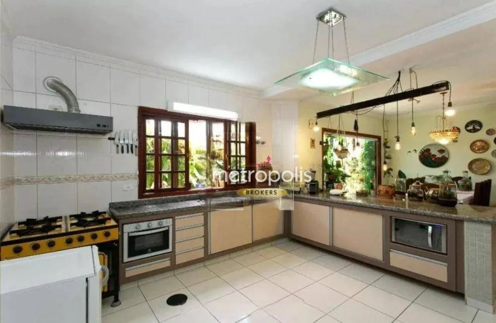 Sobrado, 3 quartos, 218 m² - Foto 2