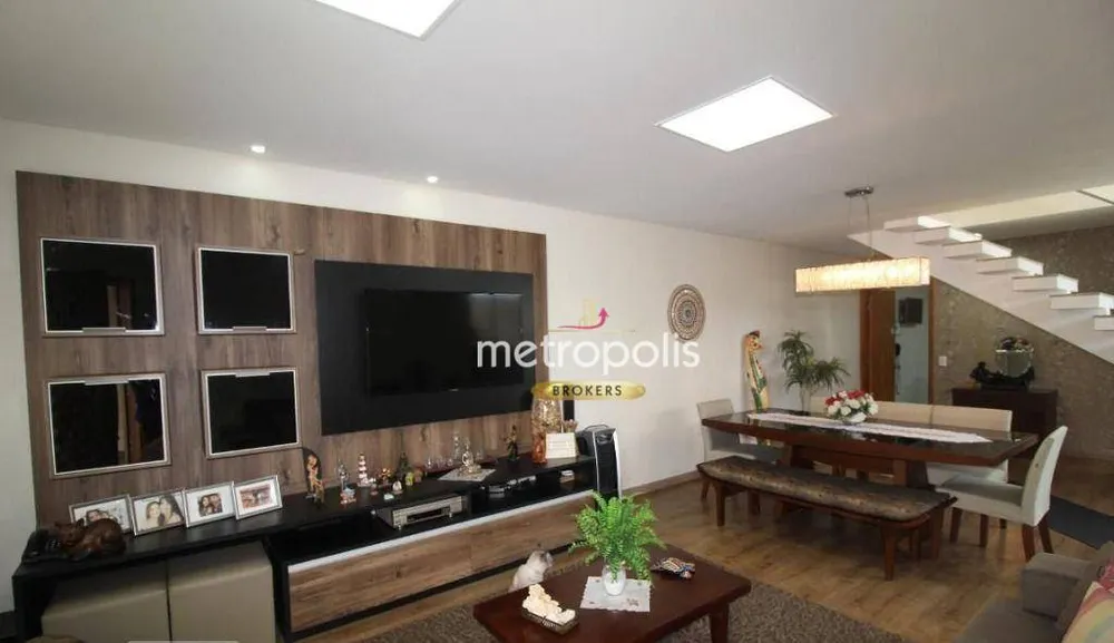 Sobrado, 4 quartos, 240 m² - Foto 1
