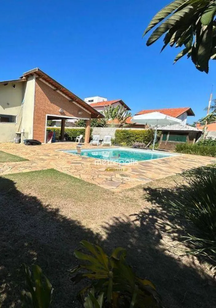 Chácara, 3 quartos, 1100 m² - Foto 1