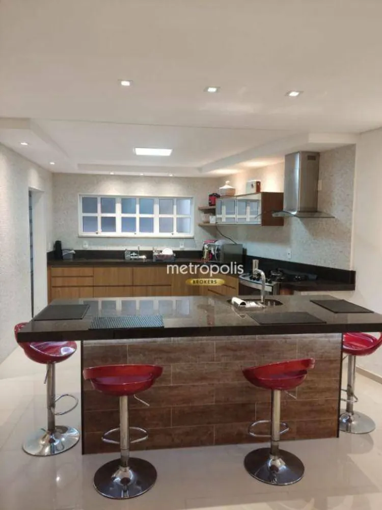 Sobrado, 4 quartos, 247 m² - Foto 1