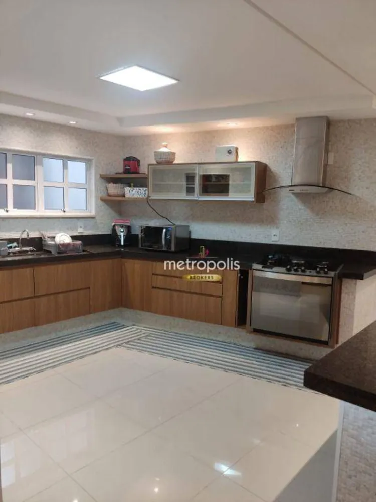 Sobrado, 4 quartos, 247 m² - Foto 1