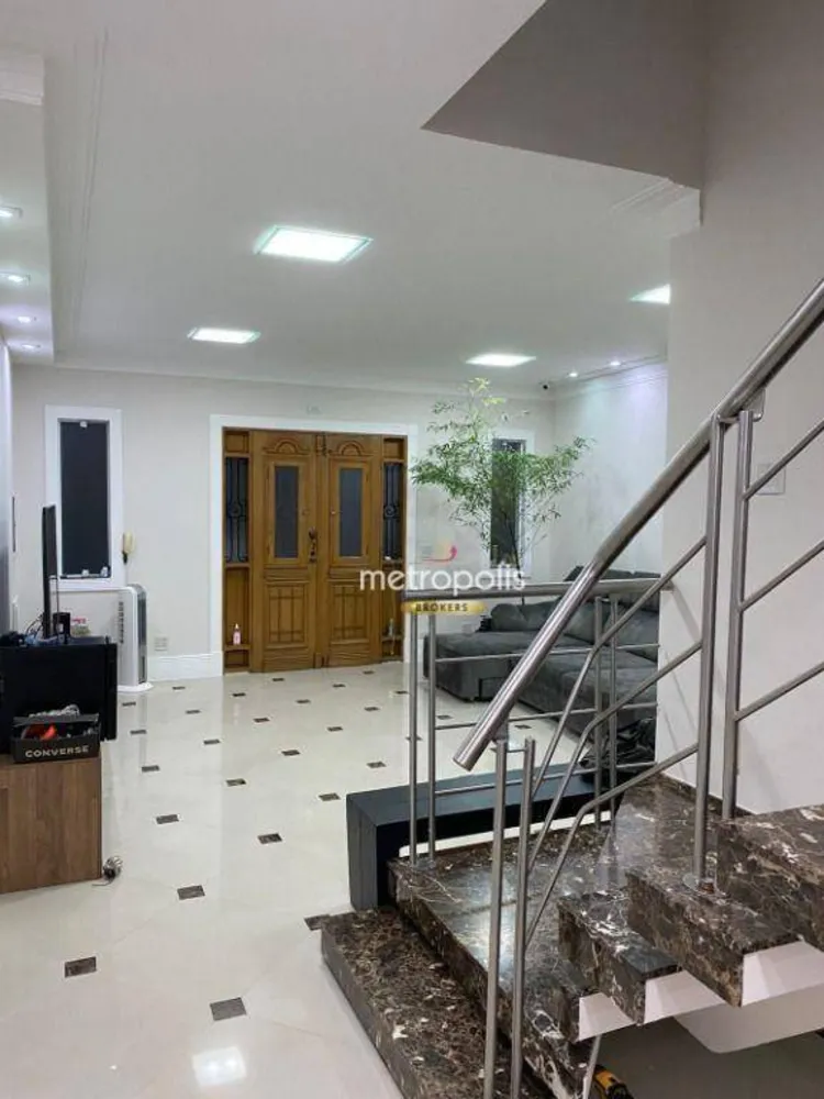 Sobrado, 3 quartos, 242 m² - Foto 1