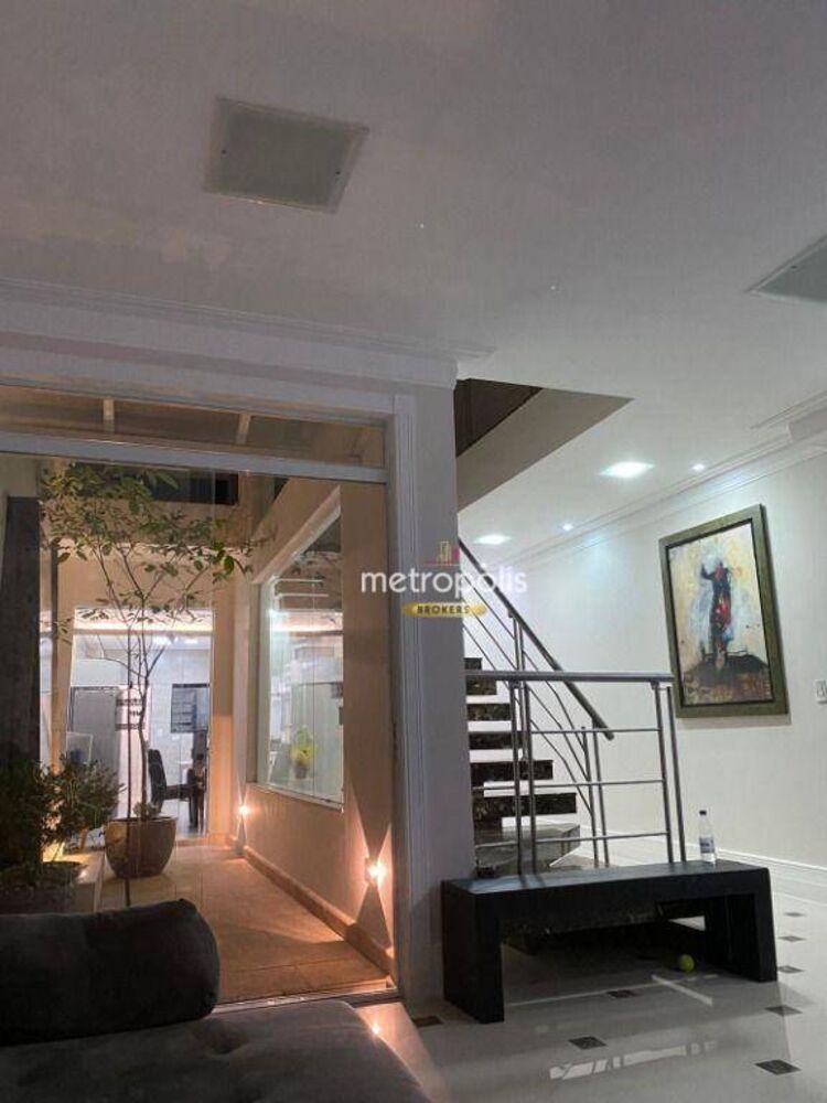 Sobrado, 3 quartos, 242 m² - Foto 2