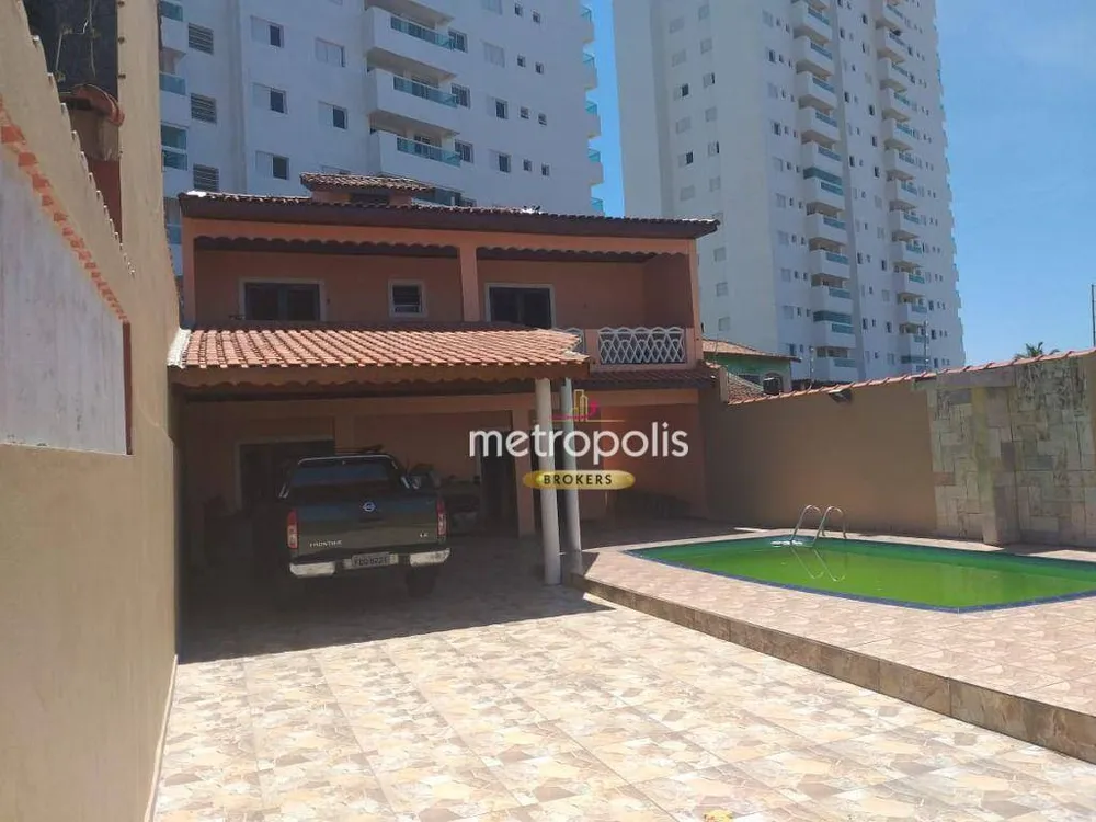 Sobrado, 4 quartos, 246 m² - Foto 1