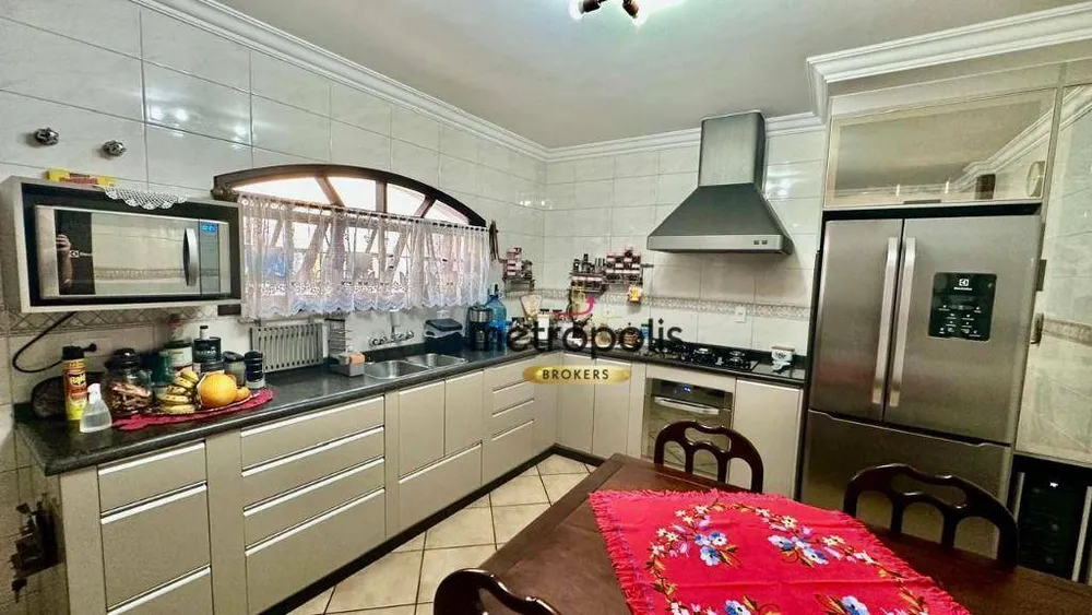 Sobrado, 7 quartos, 220 m² - Foto 8