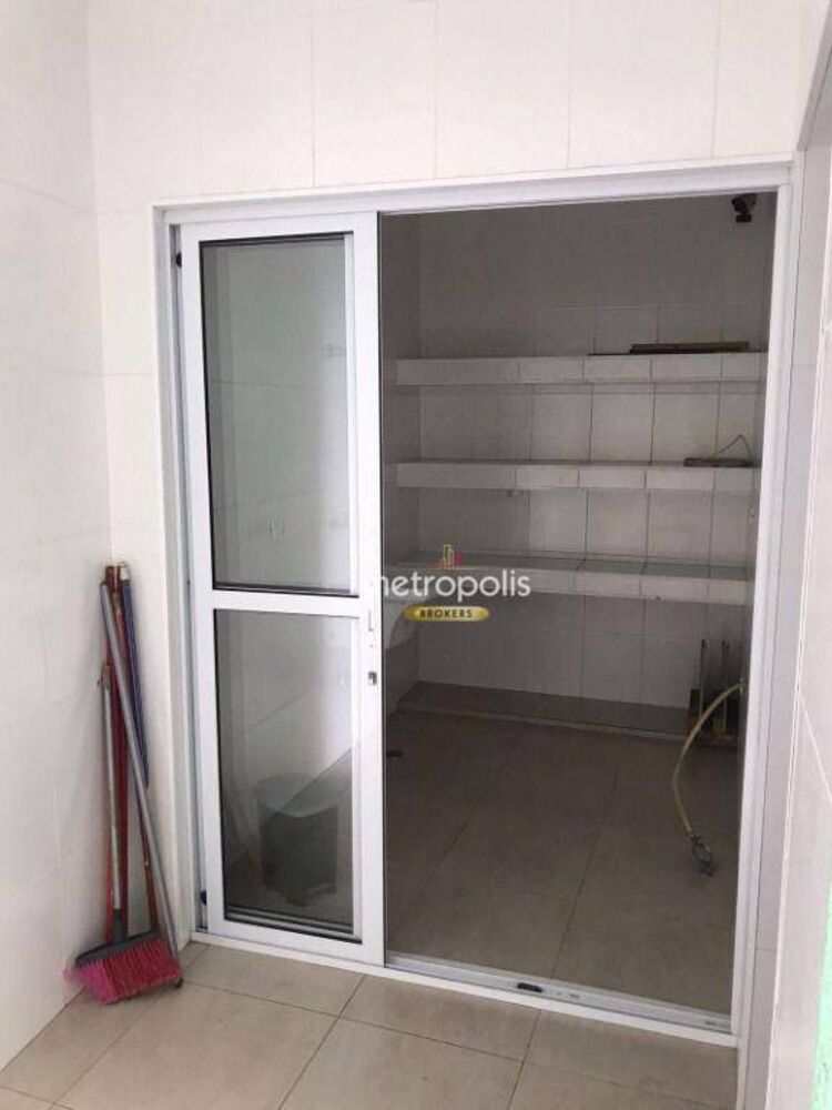 Sobrado à venda com 2 quartos, 200m² - Foto 15
