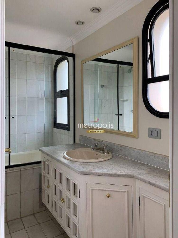 Apartamento para alugar com 4 quartos, 195m² - Foto 8