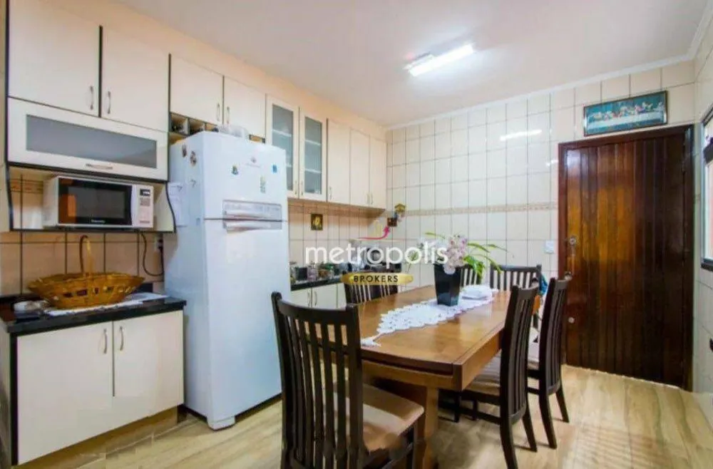 Sobrado, 3 quartos, 218 m² - Foto 2