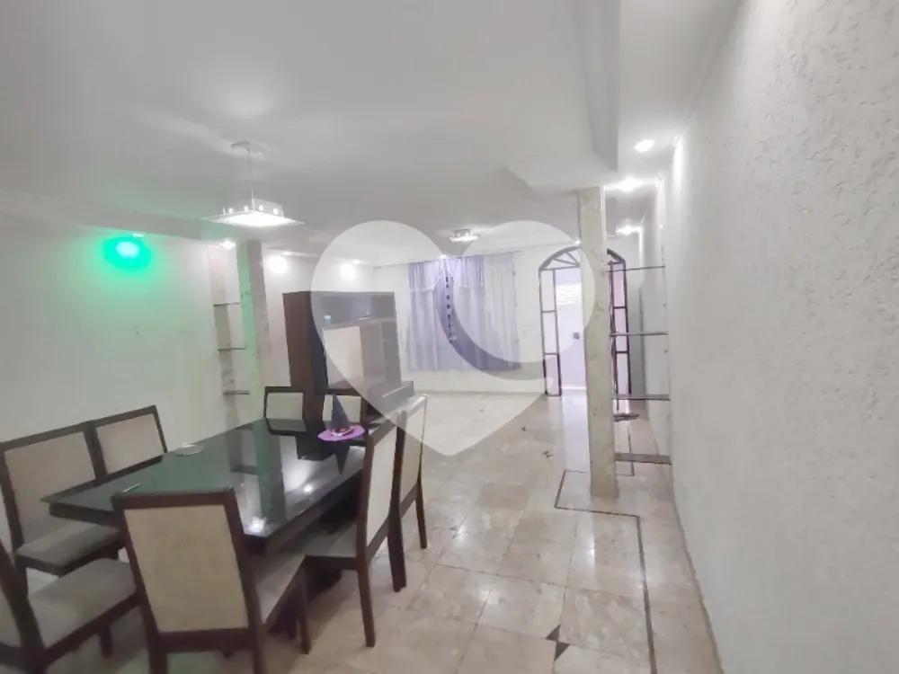 Casa, 3 quartos, 230 m² - Foto 1