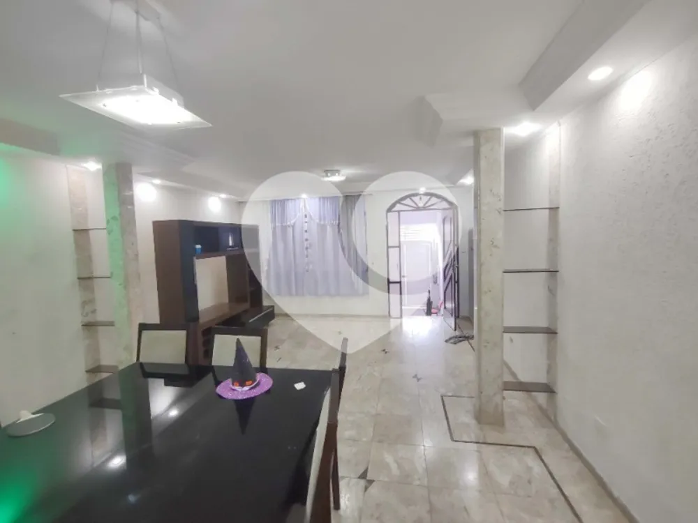 Casa, 3 quartos, 230 m² - Foto 2