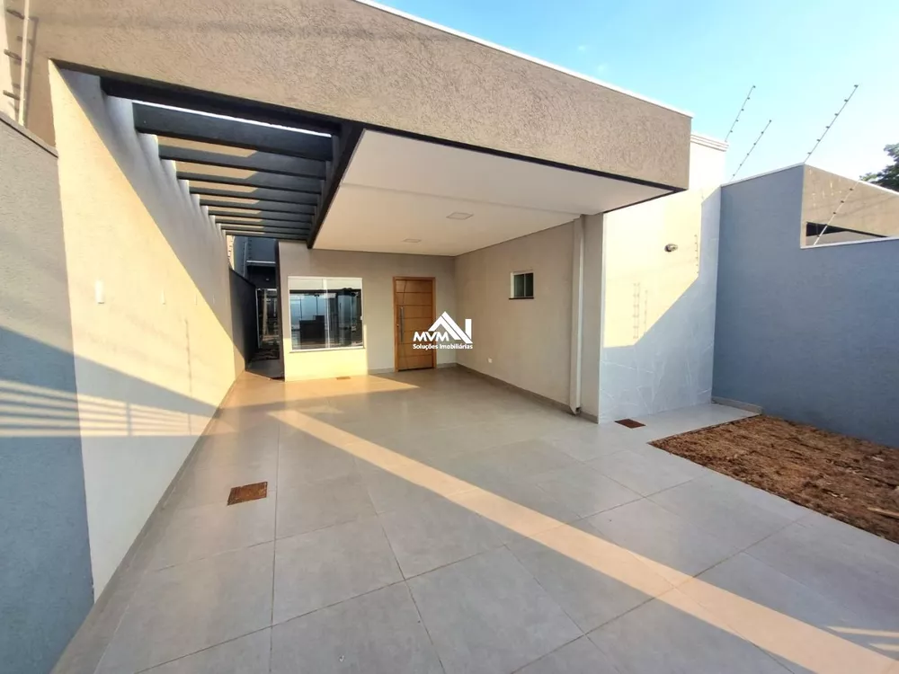 Casa à venda com 3 quartos, 225m² - Foto 2