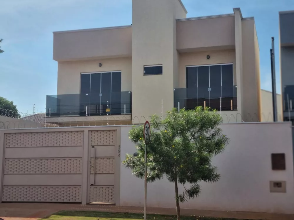 Sobrado à venda com 4 quartos, 134m² - Foto 1