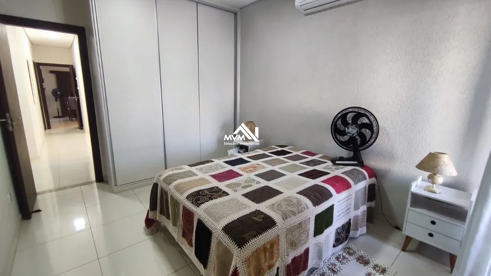 Casa, 3 quartos, 233 m² - Foto 13