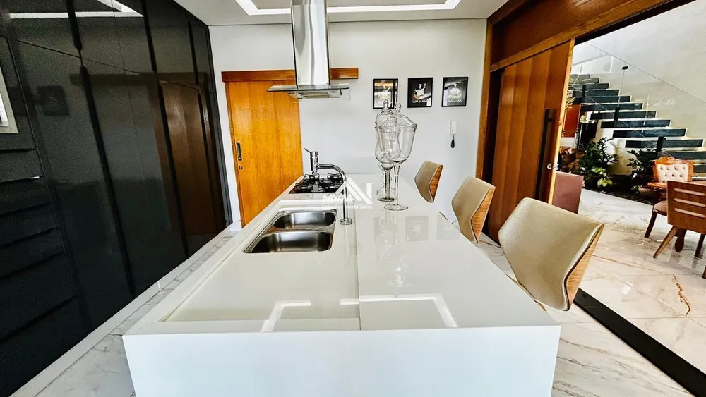 Sobrado, 3 quartos, 291 m² - Foto 2