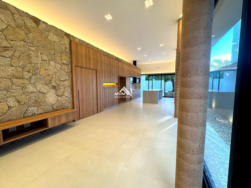 Casa de Condomínio à venda com 3 quartos, 360m² - Foto 2