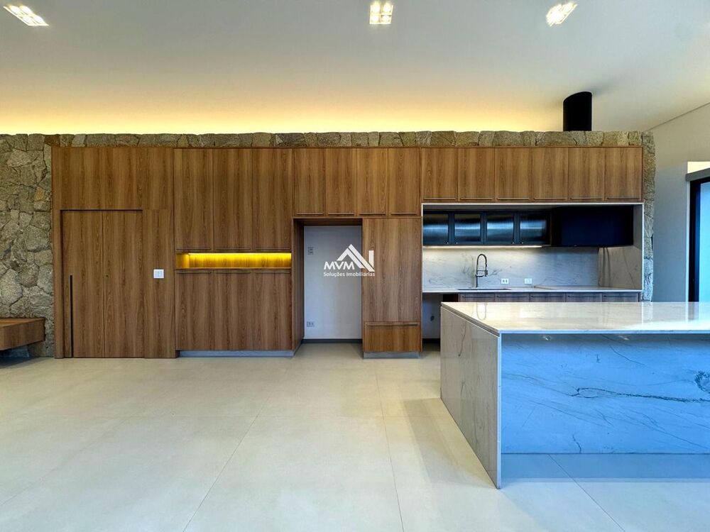 Casa de Condomínio à venda com 3 quartos, 360m² - Foto 3