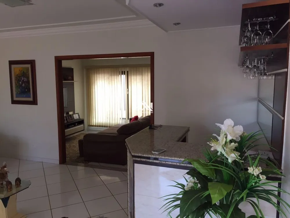 Casa, 3 quartos, 160 m² - Foto 2