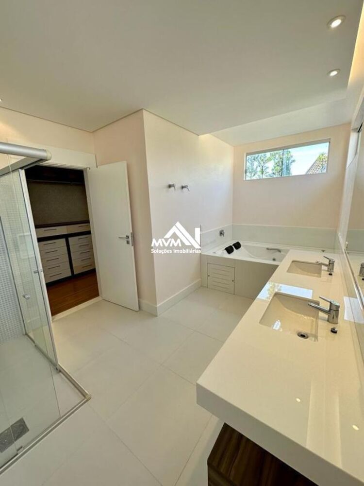 Sobrado à venda com 4 quartos, 365m² - Foto 4