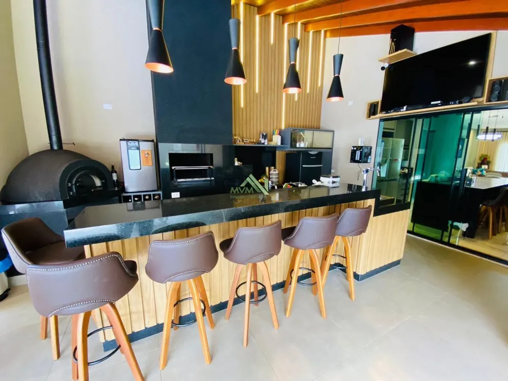 Sobrado, 4 quartos, 253 m² - Foto 1