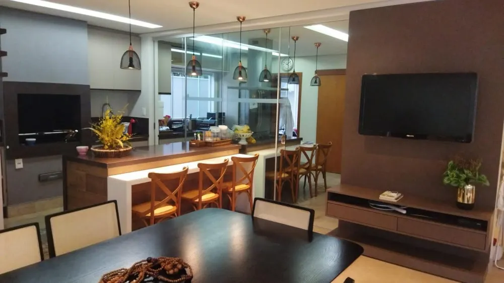 Sobrado, 5 quartos, 353 m² - Foto 4