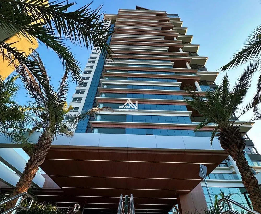 Apartamento, 3 quartos, 214 m² - Foto 1