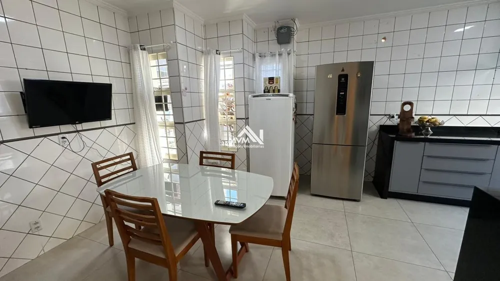 Casa, 4 quartos, 253 m² - Foto 8