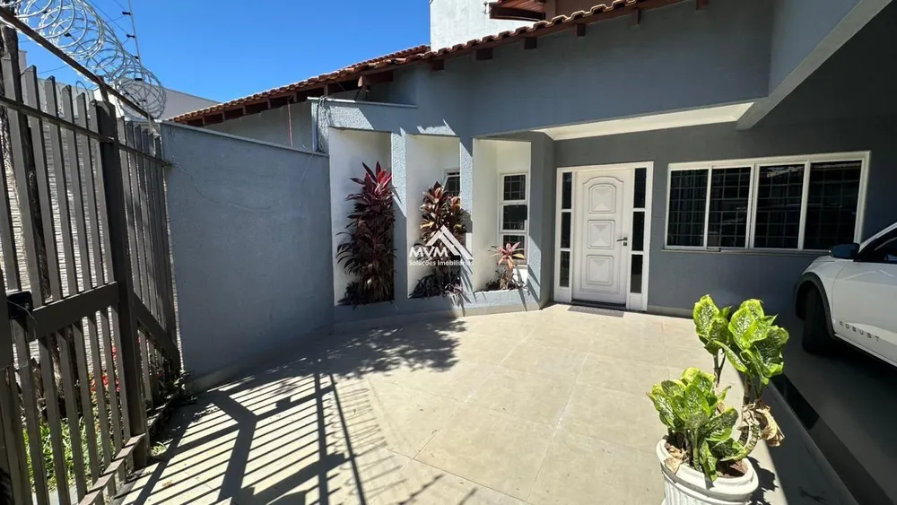 Casa, 4 quartos, 253 m² - Foto 1