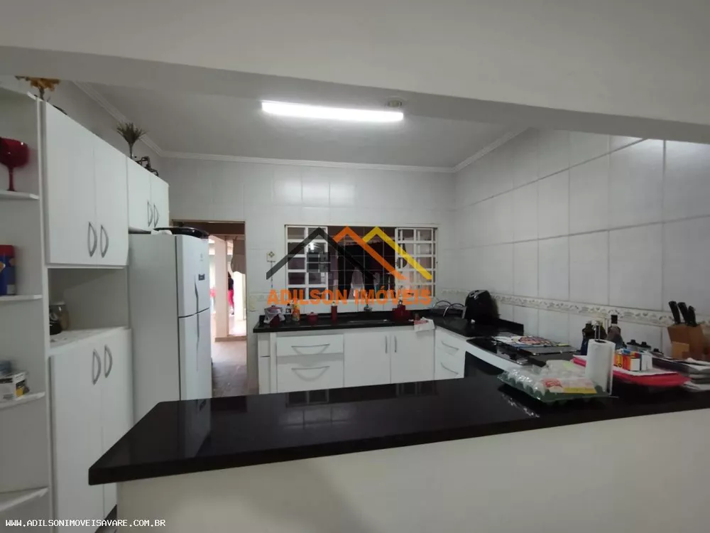 Casa à venda com 2 quartos, 420m² - Foto 2