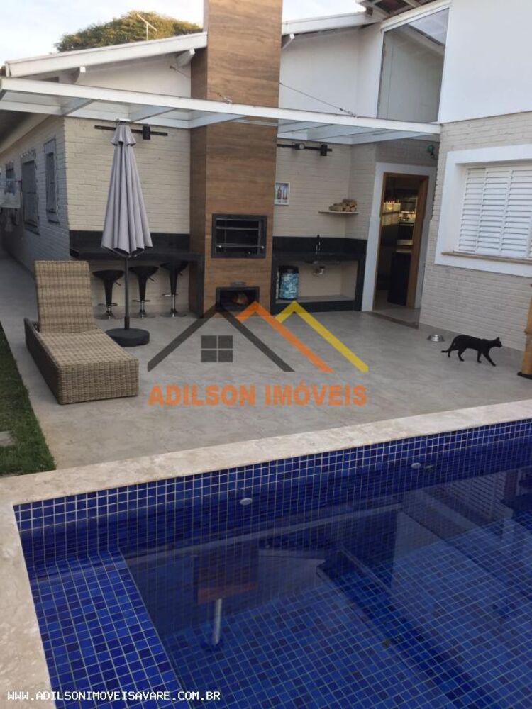 Casa, 4 quartos, 208 m² - Foto 1