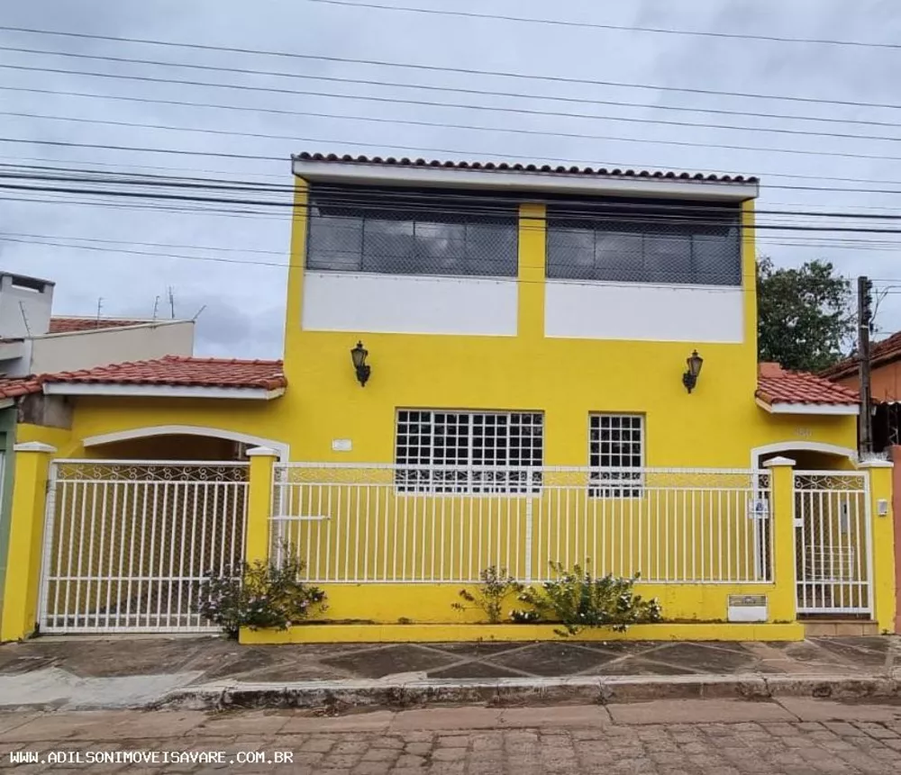 Casa à venda com 6 quartos, 374m² - Foto 1