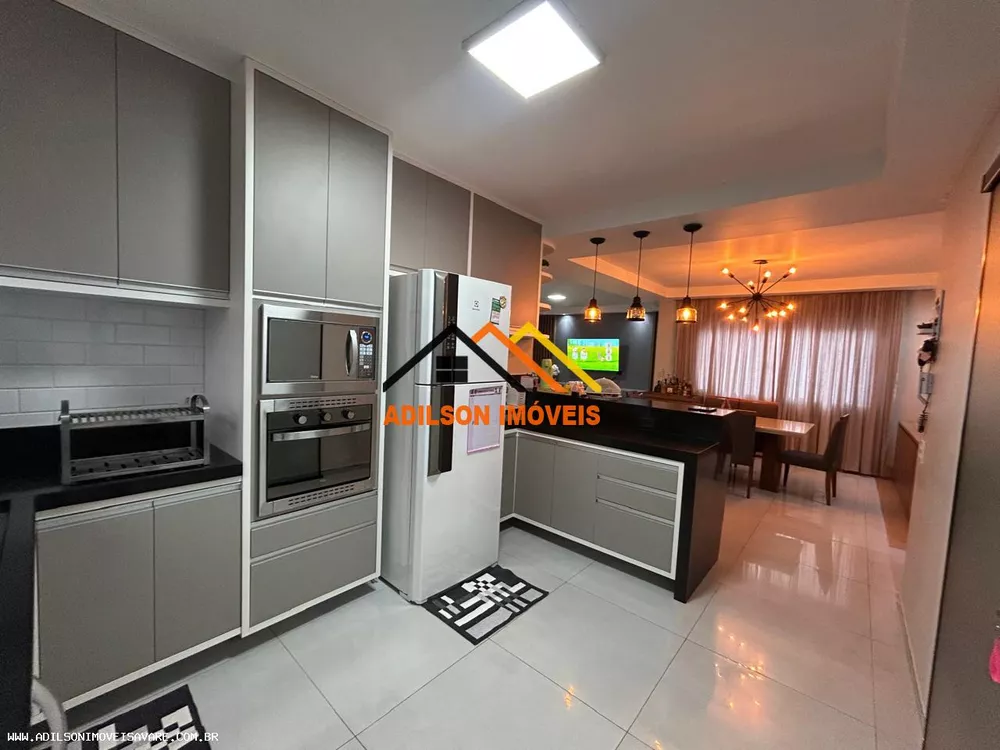 Casa à venda com 3 quartos, 360m² - Foto 2