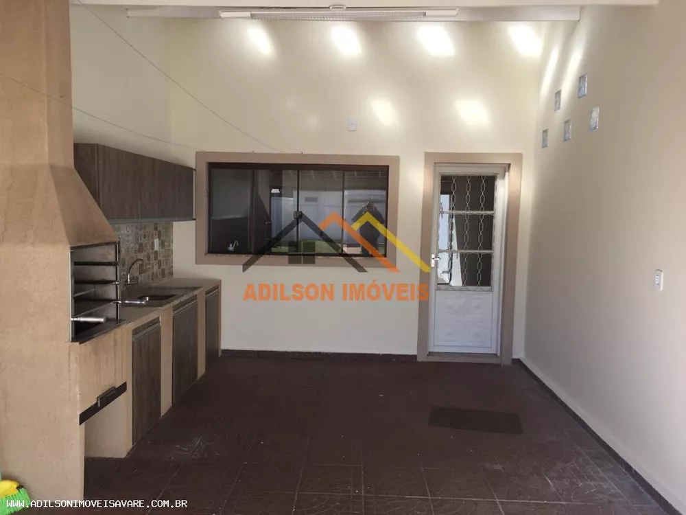 Casa à venda com 2 quartos, 308m² - Foto 2