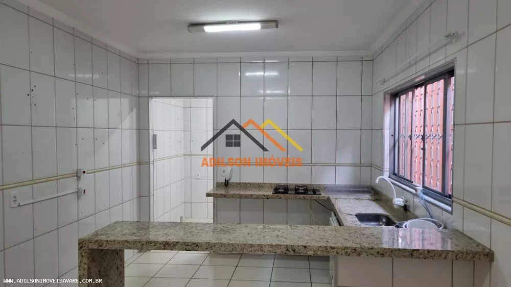 Casa à venda com 3 quartos, 212m² - Foto 3