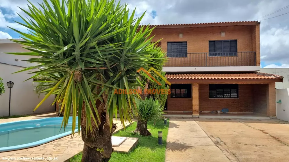 Casa à venda com 3 quartos, 375m² - Foto 1