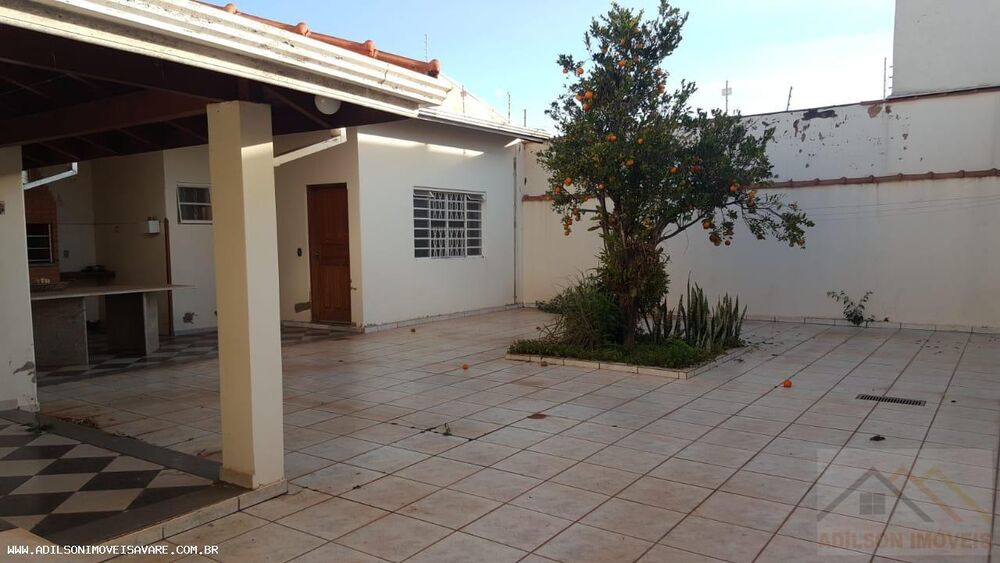 Casa à venda com 3 quartos, 285m² - Foto 4