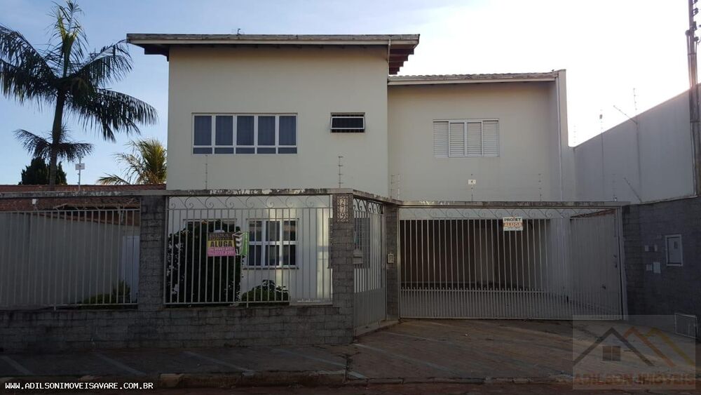 Casa à venda com 3 quartos, 285m² - Foto 1