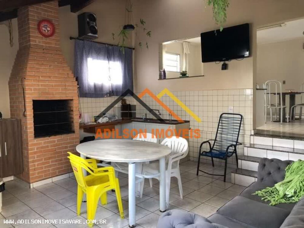 Casa à venda com 3 quartos, 199m² - Foto 8