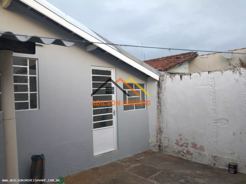 Casa à venda com 2 quartos, 165m² - Foto 1