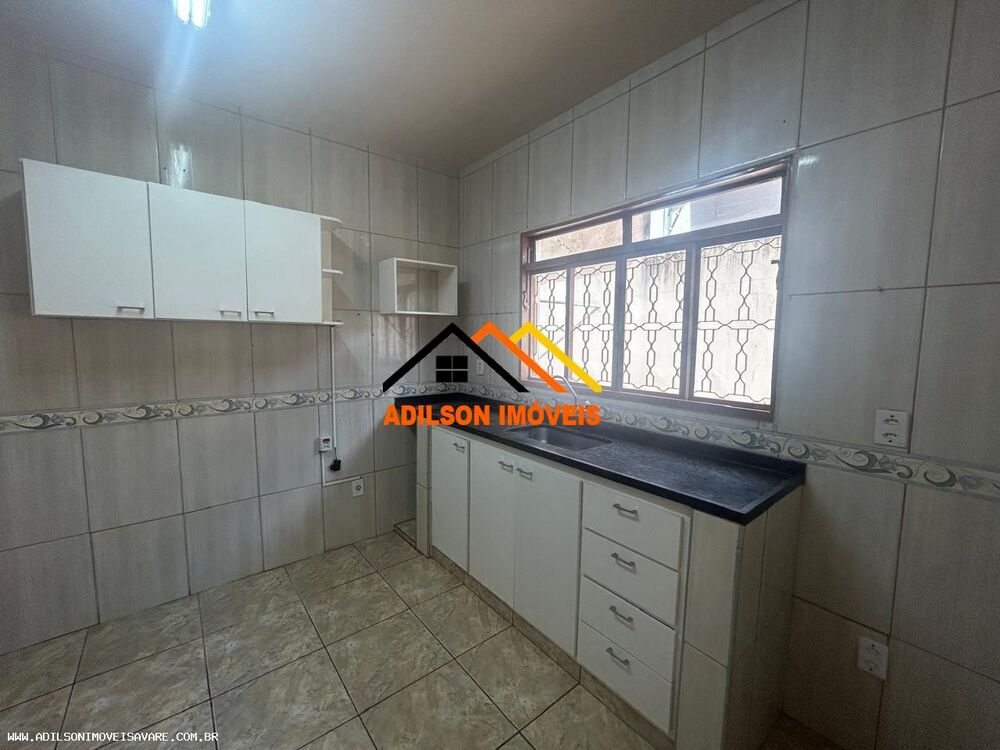 Casa à venda com 4 quartos, 308m² - Foto 3