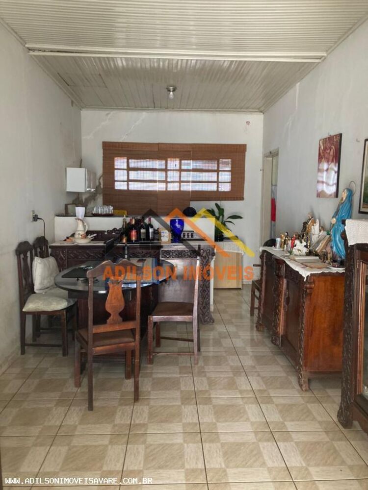 Casa à venda com 4 quartos, 144m² - Foto 1
