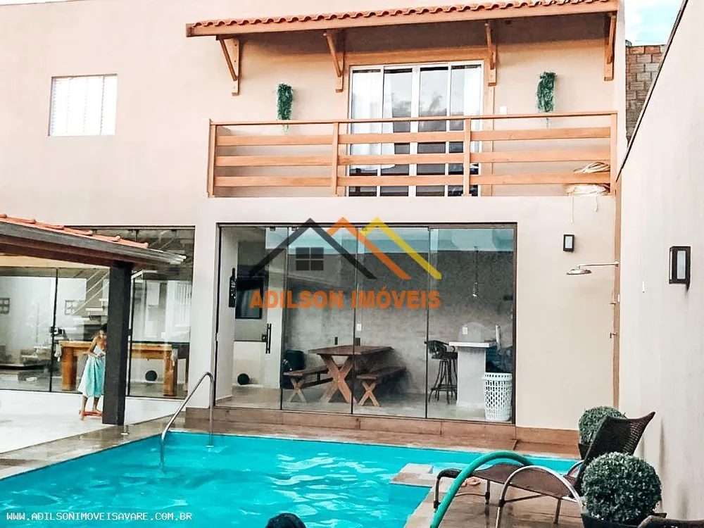 Casa, 4 quartos, 242 m² - Foto 1