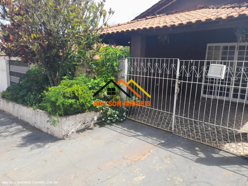 Casa à venda com 3 quartos, 250m² - Foto 2