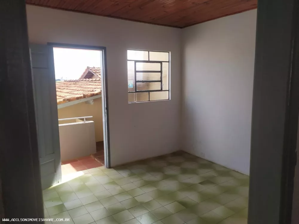 Casa à venda com 2 quartos, 250m² - Foto 2