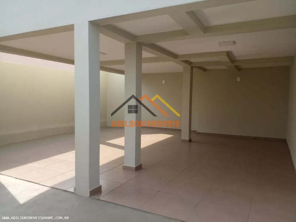 Casa à venda com 3 quartos, 250m² - Foto 2