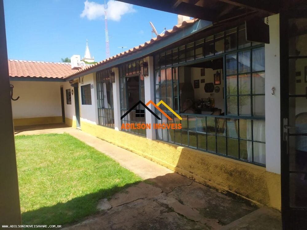 Casa à venda com 4 quartos - Foto 1